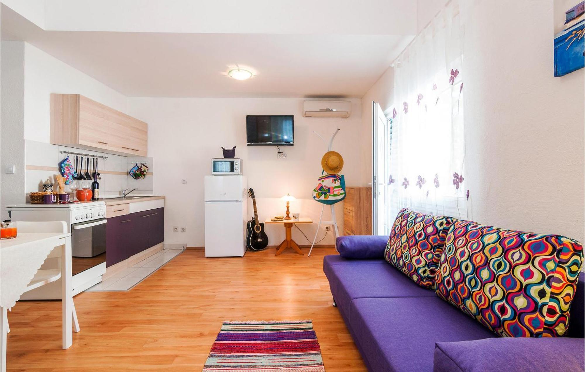 Nice Apartment In Vinjerac With Kitchen Exteriér fotografie